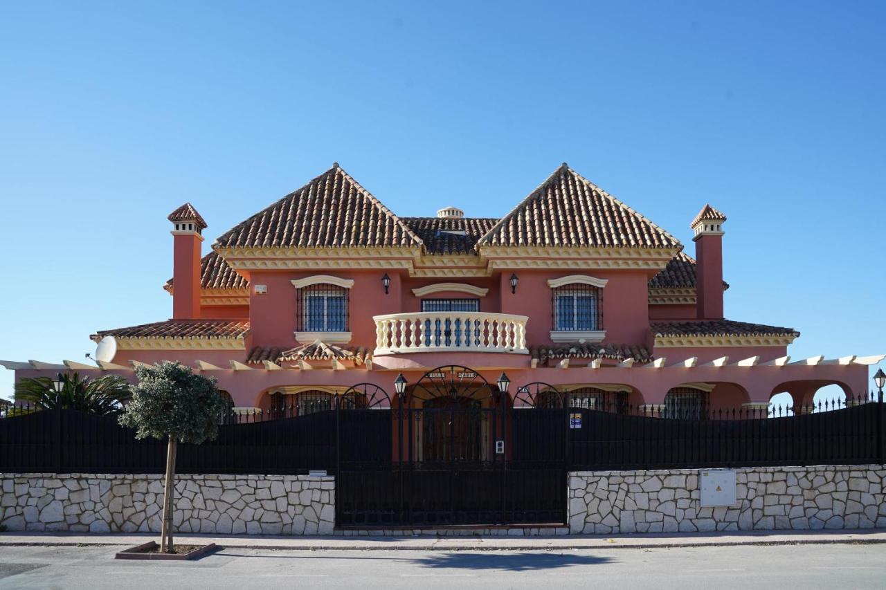 Tess Villa Cari Alhaurín de la Torre Dış mekan fotoğraf