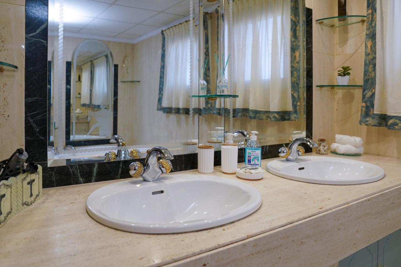 Tess Villa Cari Alhaurín de la Torre Dış mekan fotoğraf